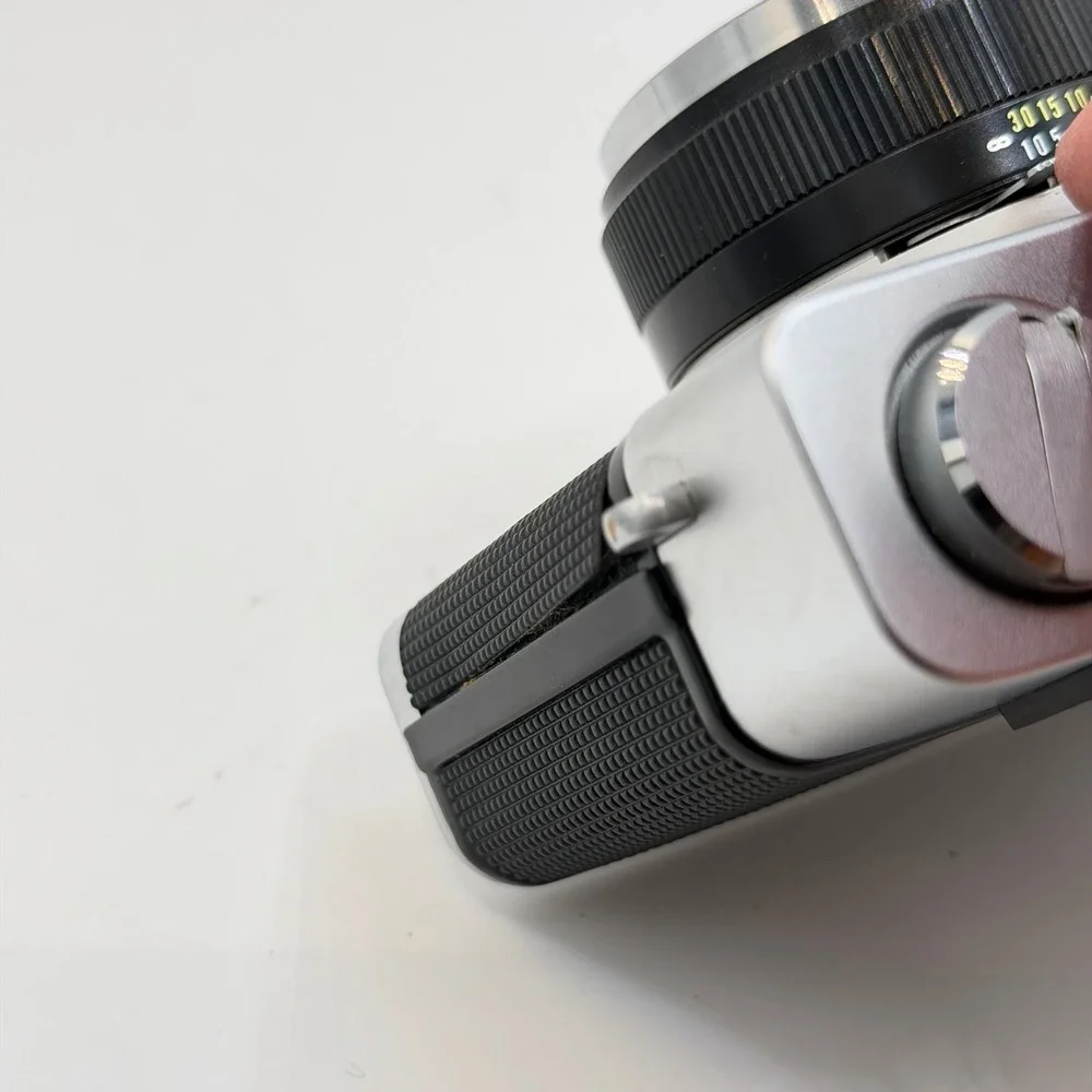 Konica EE-Matic Deluxe 35mm Film Rangefinder Camera Hexanon 40mm f2.8 Lens